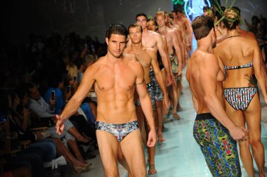 Pist yürüyüş modelleri