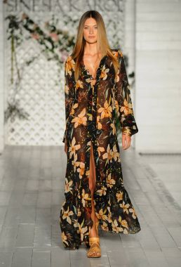 Sinesia Karol defile 