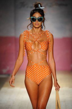 Aşk ve limon için defile 