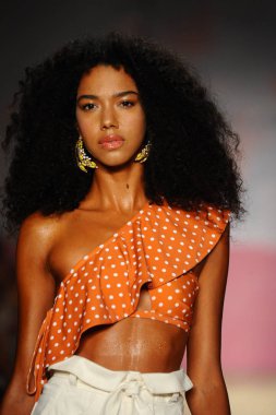 Aşk ve limon için defile 