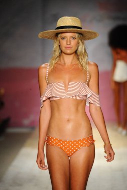 Aşk ve limon için defile 