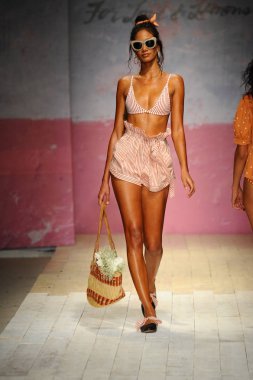 Aşk ve limon için defile 