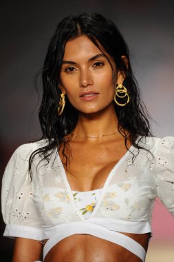 Aşk ve limon için defile 