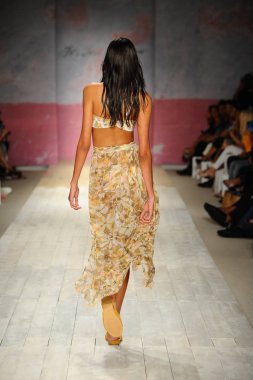 Aşk ve limon için defile 