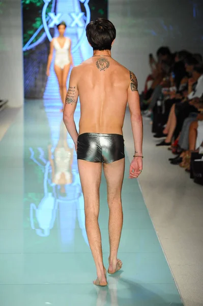 Mr Tripple X  fashion show — Stock Photo, Image