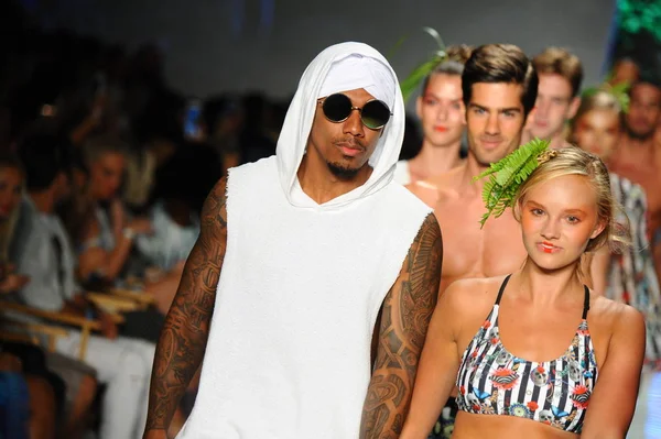 Pist yürüyüş modelleri