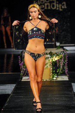 Agua Bendita defilesi 