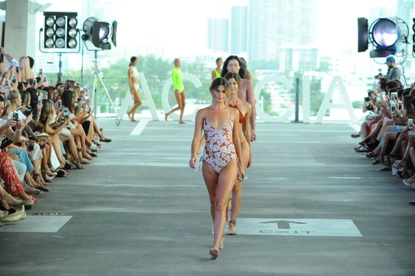 Funkshion úszni Fashion Week — Stock Fotó