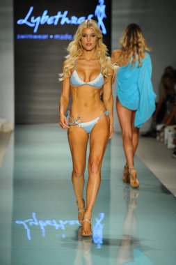  Lybethras pist moda haftası