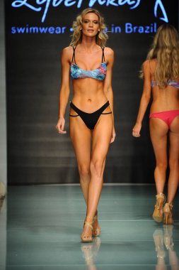  Lybethras pist moda haftası