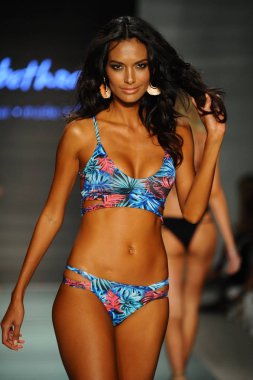  Lybethras pist moda haftası