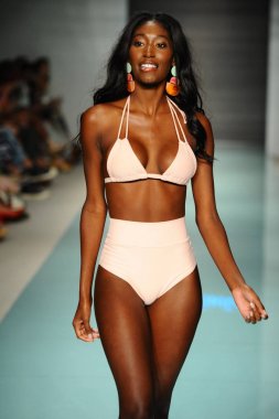 Montce pist moda haftası