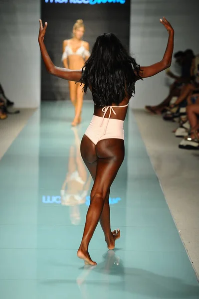 Montce Runway na Fashion Week — Fotografia de Stock