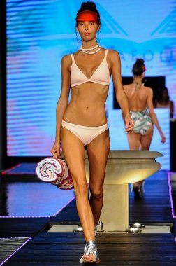 Seafolly pist moda haftası