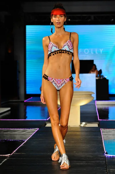 Seafolly pist moda haftası