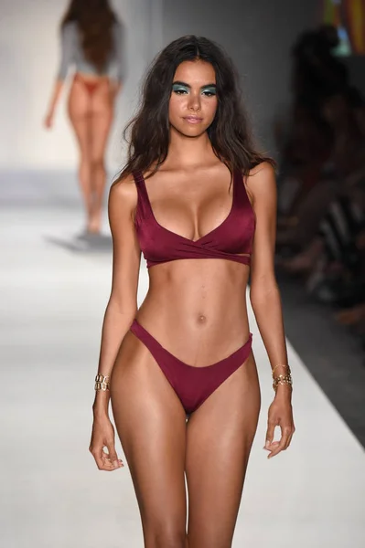 Colección SWIMMIAMI Indah 2018 — Foto de Stock