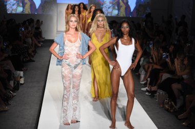 Final Swimmiami Indah 2018 koleksiyonu