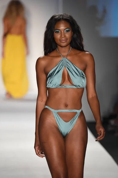 Collection SWIMMIAMI Indah 2018 — Photo