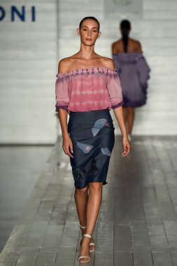 Funkshion Miami yüzmek hafta