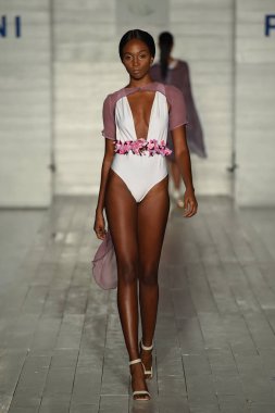 Funkshion Miami yüzmek hafta