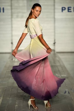 Funkshion Miami yüzmek hafta