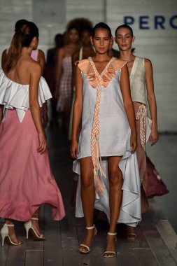 Funkshion Miami yüzmek hafta 