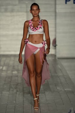 Funkshion Miami yüzmek hafta