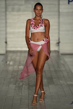 Funkshion Miami yüzmek hafta