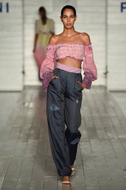 Funkshion Miami yüzmek hafta