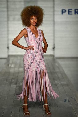 Funkshion Miami yüzmek hafta