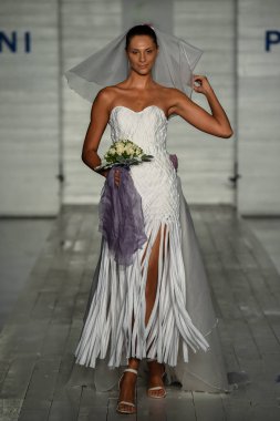 Funkshion Miami yüzmek hafta