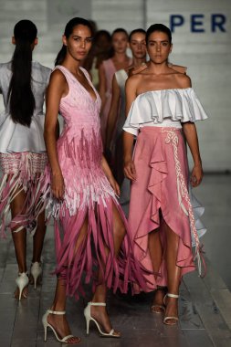 Funkshion Miami yüzmek hafta 