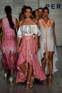 Funkshion Miami yüzmek hafta 