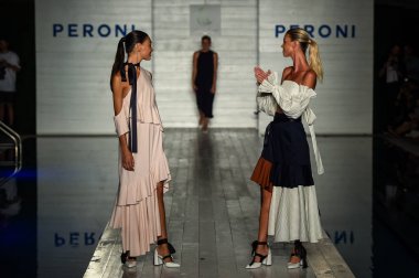 Funkshion Miami yüzmek hafta