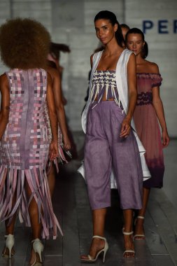 Funkshion Miami yüzmek hafta 