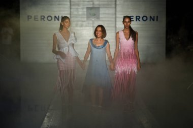 Funkshion Miami yüzmek hafta