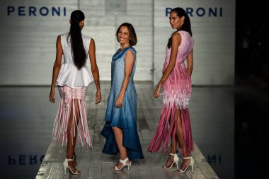 Funkshion Miami yüzmek hafta