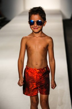 Lila Nikole koleksiyonu moda defilesi 