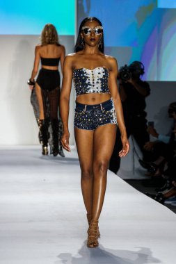 Melek Brinks 2018 koleksiyonu 