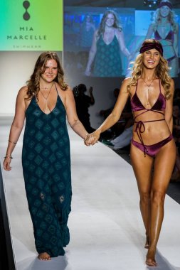 Swimmiami çadır adresindeki koleksiyonu