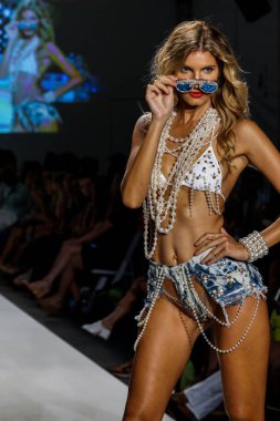 Melek Brinks 2018 koleksiyonu 