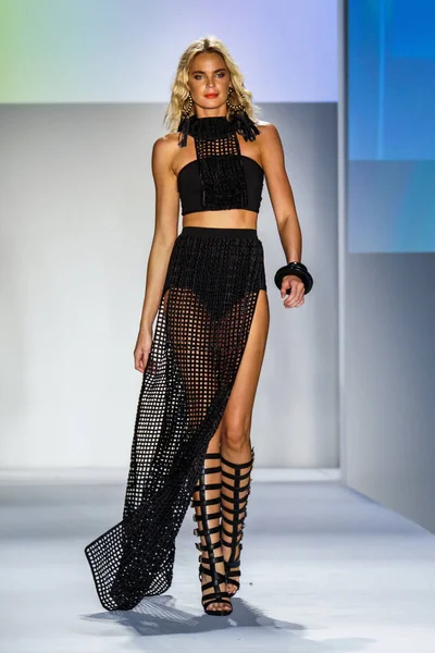 Melek Brinks 2018 koleksiyonu 