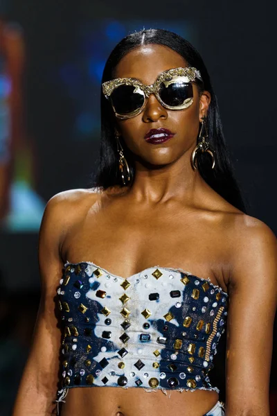 Melek Brinks 2018 koleksiyonu 