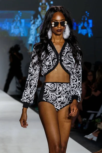 Melek Brinks 2018 koleksiyonu 