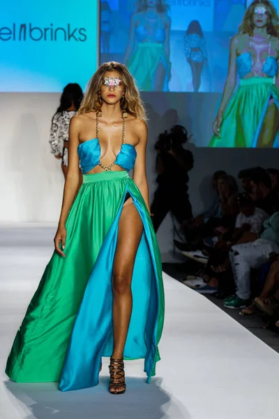 Melek Brinks 2018 koleksiyonu 