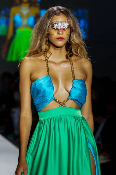 Melek Brinks 2018 koleksiyonu 