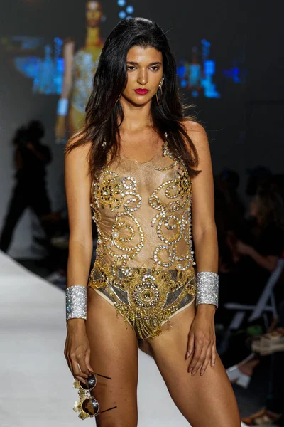 Melek Brinks 2018 koleksiyonu 