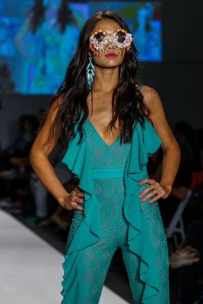 Melek Brinks 2018 koleksiyonu 