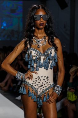 Melek Brinks 2018 koleksiyonu 