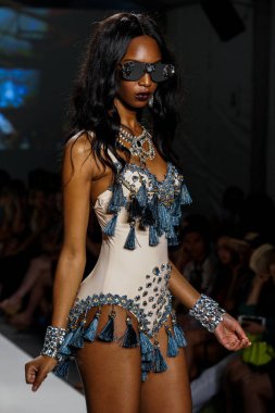 Melek Brinks 2018 koleksiyonu 